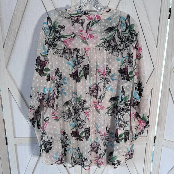 Torrid Chiffon Clip Dot With Lace Inset Top - Picture 6 of 9